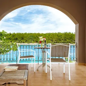Windward @ Fiscardo Waterfront Apartment